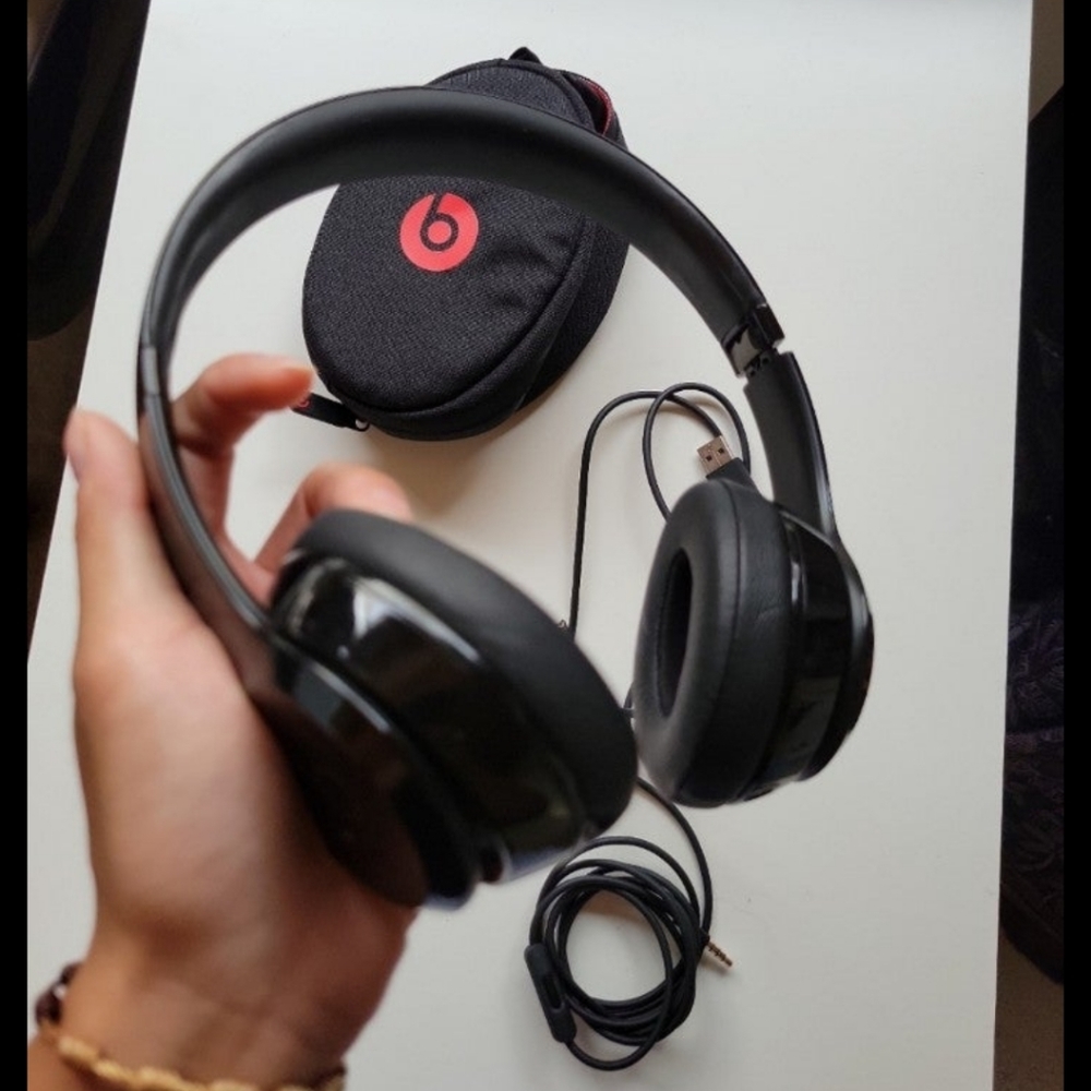beats solo 2 wireless bundle
